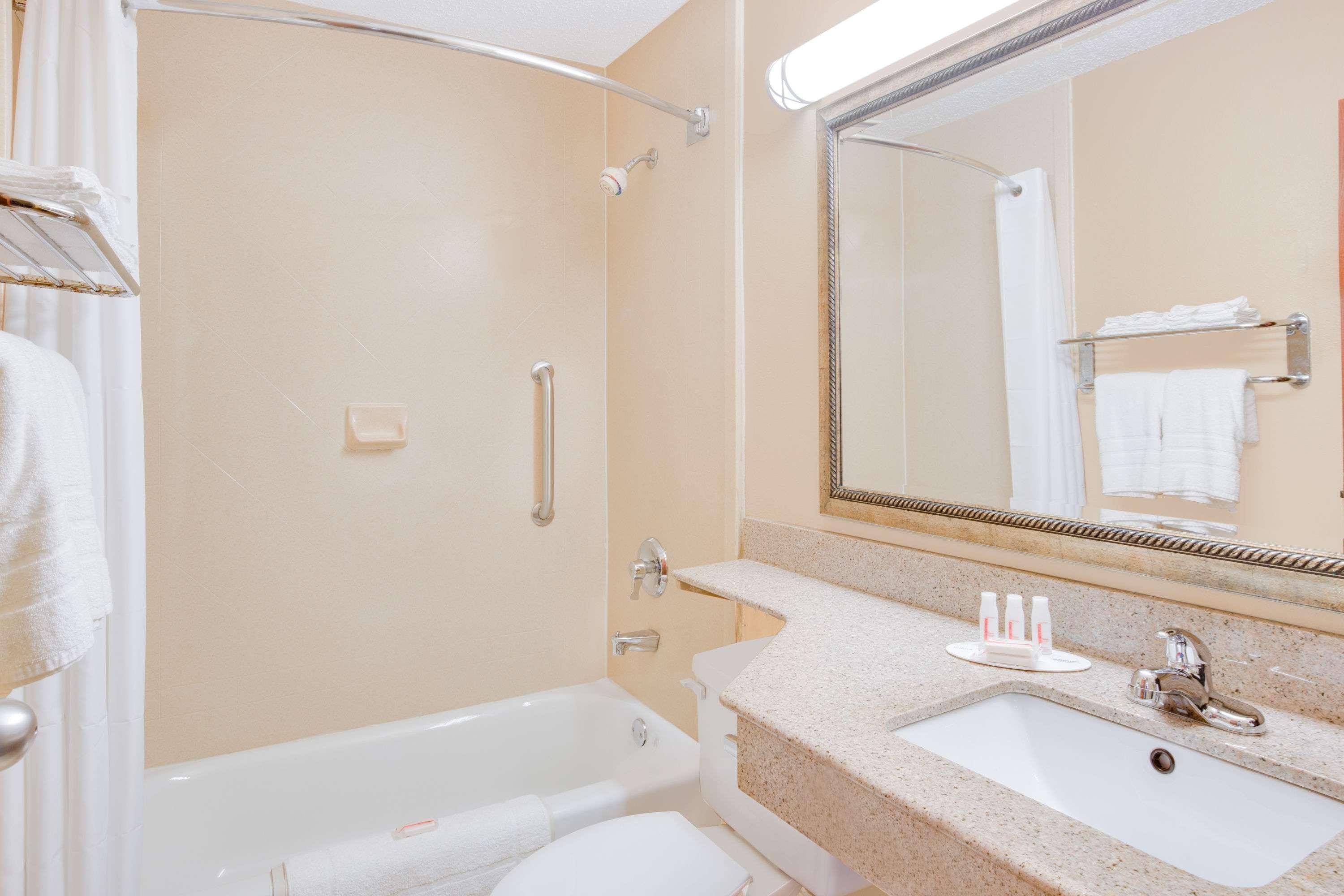 Coastal Inn & Suites Wilmington Exteriér fotografie