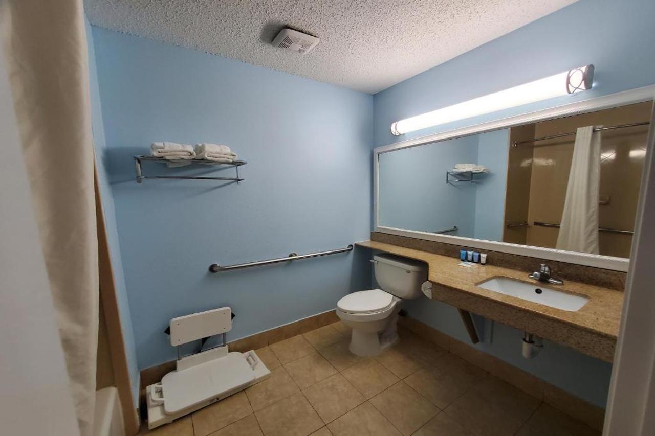 Coastal Inn & Suites Wilmington Exteriér fotografie