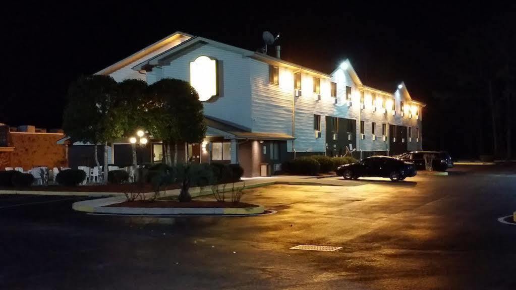 Coastal Inn & Suites Wilmington Exteriér fotografie